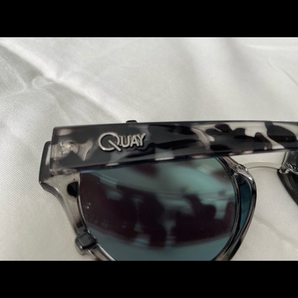 Quay Australia sunglasses - Picture 3 of 3